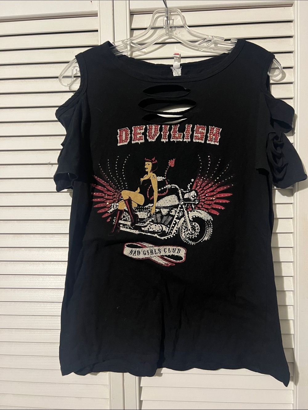 Devilish Graphic Cold-Shoulder Tee in Black & Red
